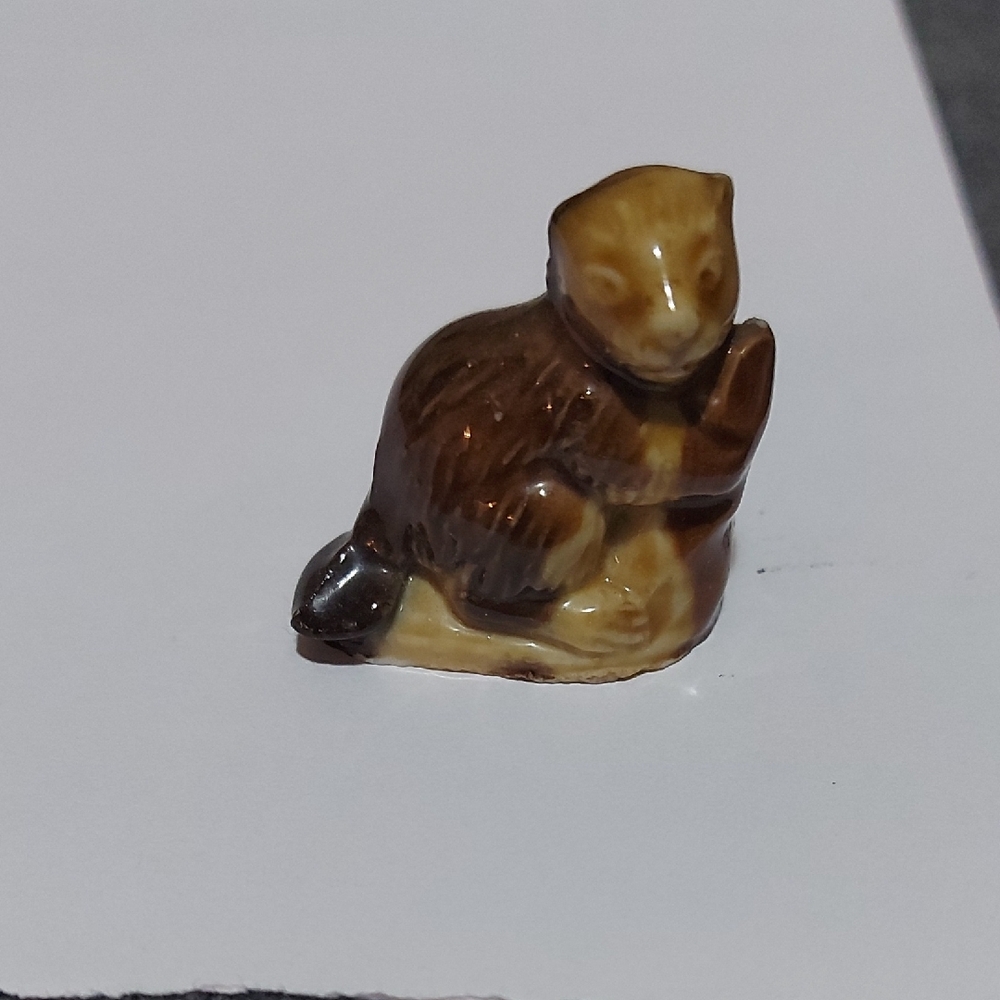 1970s Red Rose Tea Beaver Brown and Tan Ceramic Small  Figurine